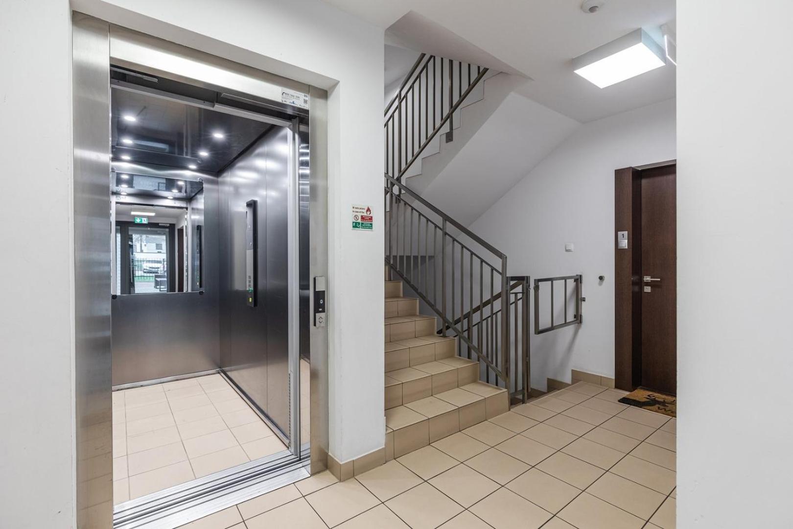 Super Apart Czechowa 1a/48 Warszawa Zewnętrze zdjęcie